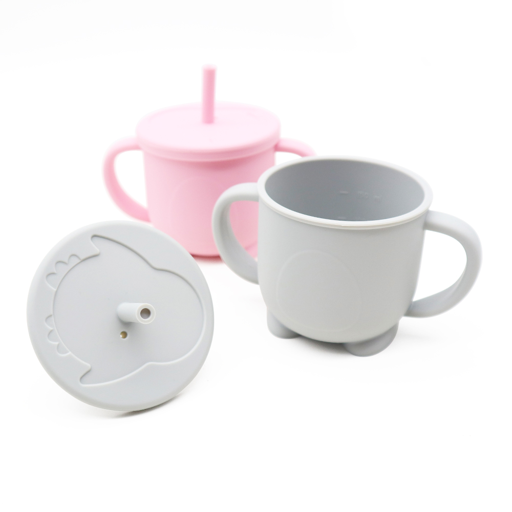 https://www.silicone-wholesale.com/baby-dlinking-sippy-cup-bpa-free-cartoon-design-straw-l-melikey.html