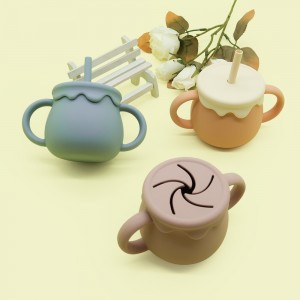 https://www.silicone-wholesale.com/silicone-cup-with-straw-baby-wholesale-l-melicey.html