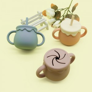 https://www.silicon-wholesale.com/silicon-cup-with-straw-baby-wholesale-l-melikey.html